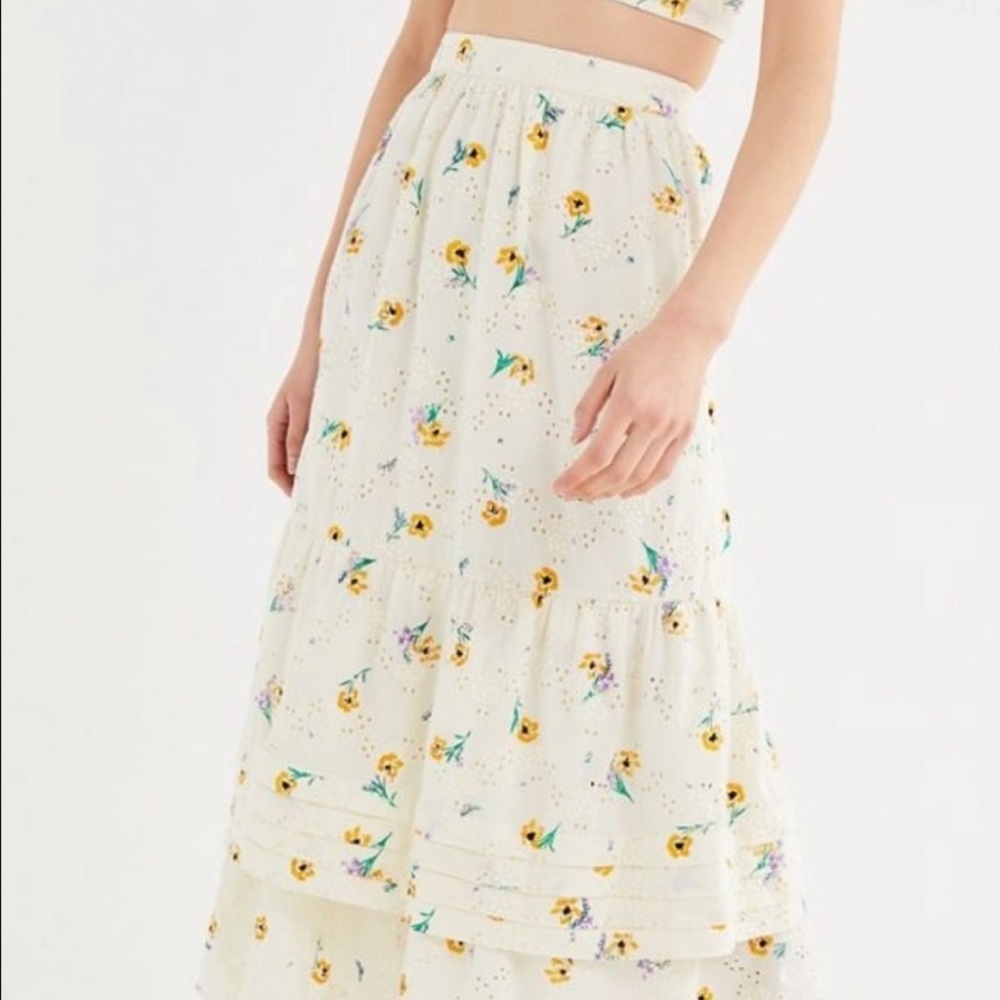 Urban Outfitters Floral Eyelet Ruffle Midi Cottage Core Skirt Medium